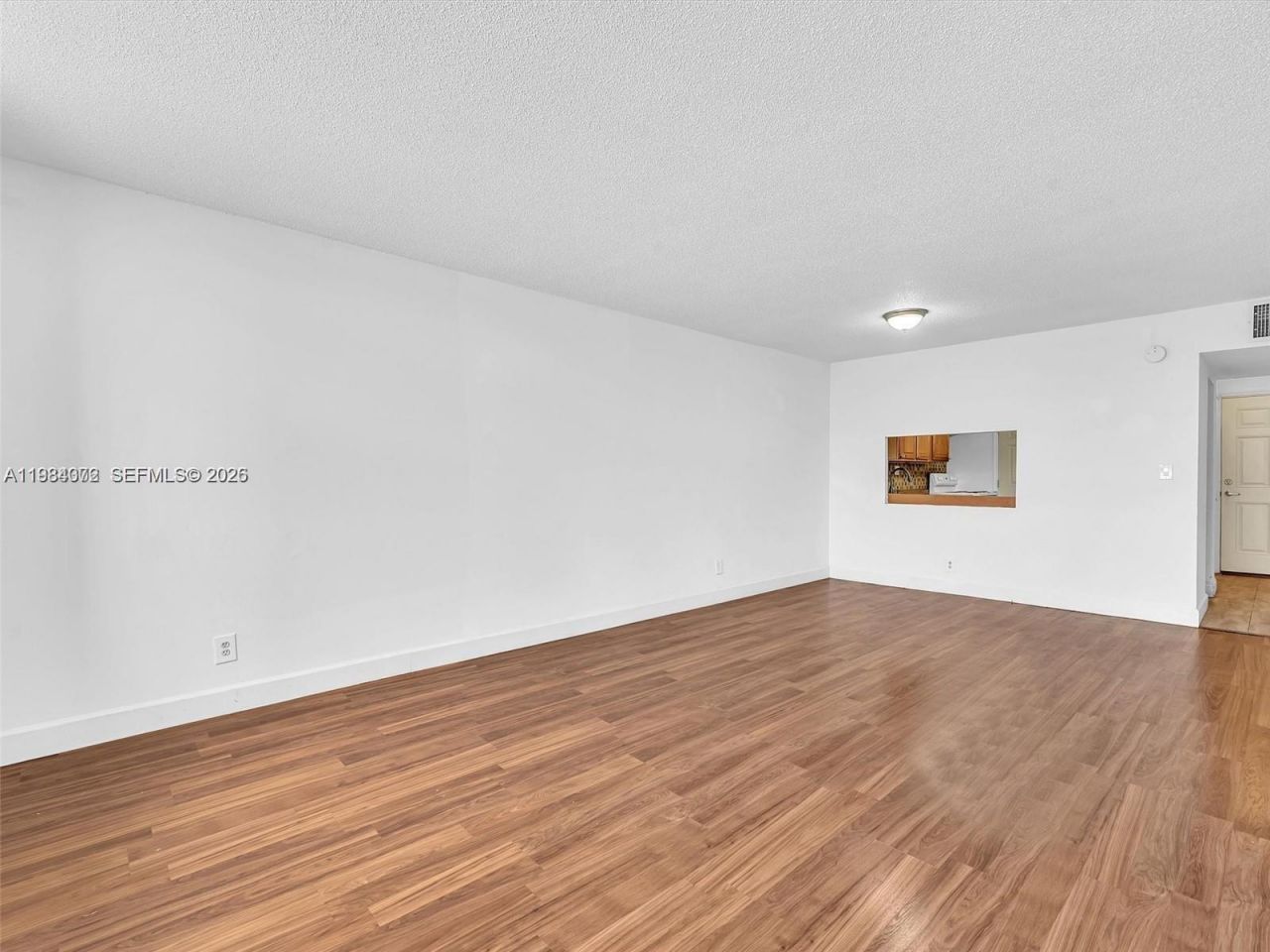 1170 NE 191st St , Unit 24, Miami, FL 33179 Photo