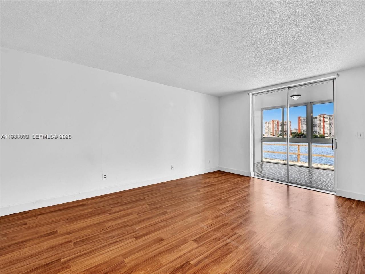 1170 NE 191st St , Unit 24, Miami, FL 33179 Photo