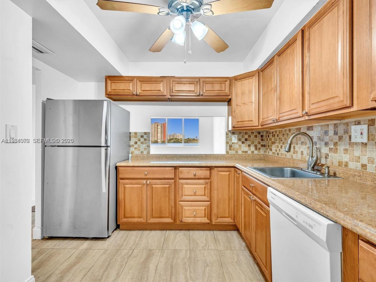 1170 NE 191st St , Unit 24, Miami, FL 33179 Photo