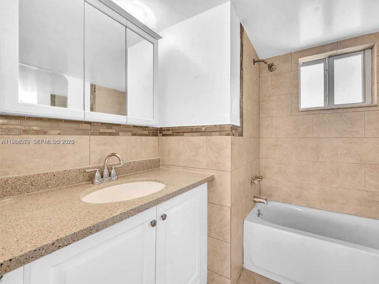 1170 NE 191st St , Unit 24, Miami, FL 33179 Photo