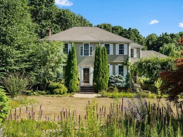 89 Boulder Hill Rd, Holden, MA 01522