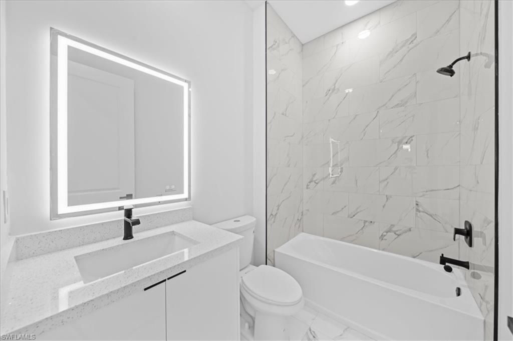 1024/1026 Diplomat Pkwy E, Cape Coral, FL 33909 Photo