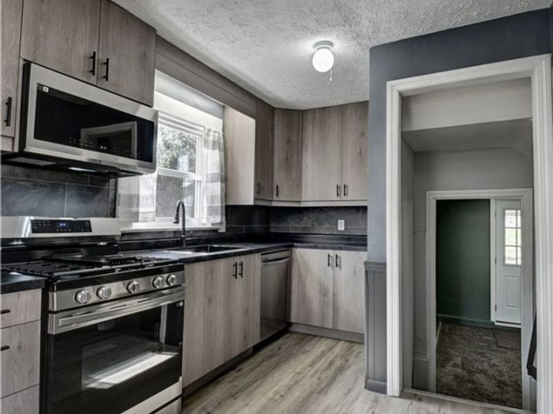 1406 22nd Street NW, Canton, OH 44709 Photo 5