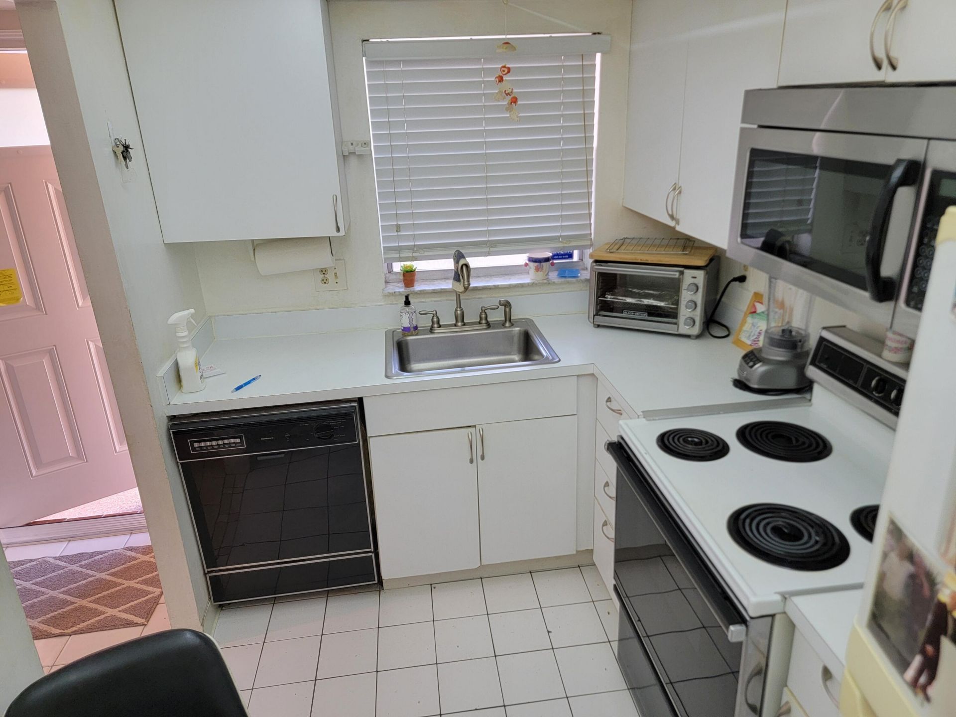 8950 Sunrise Lakes Boulevard, Unit 112, Sunrise, FL 33322 Photo