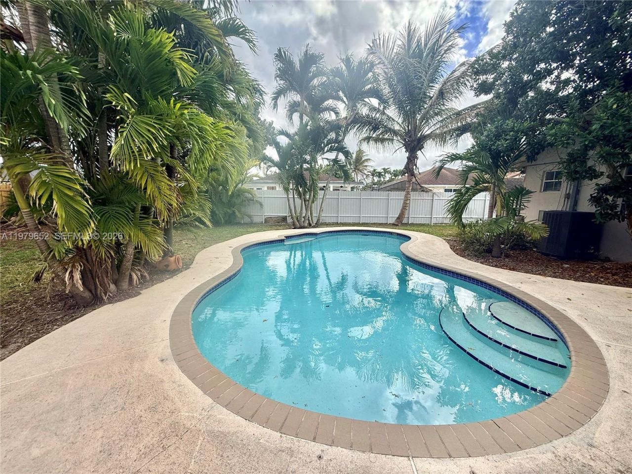 17991 SW 136th Ave , Miami, FL 33177 Photo