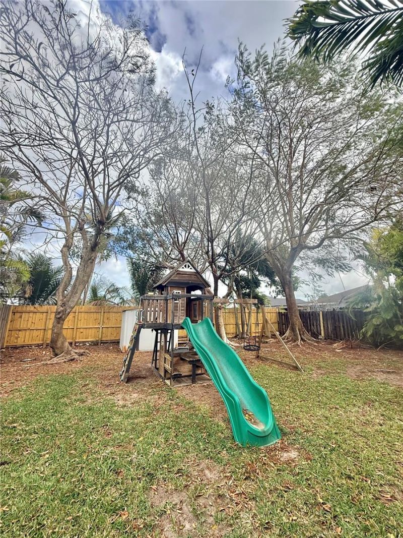 17991 SW 136th Ave , Miami, FL 33177 Photo