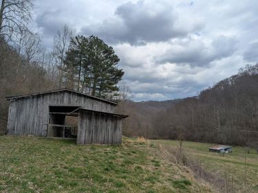 456 Arnetts Fork Road, Big Creek, KY 40914