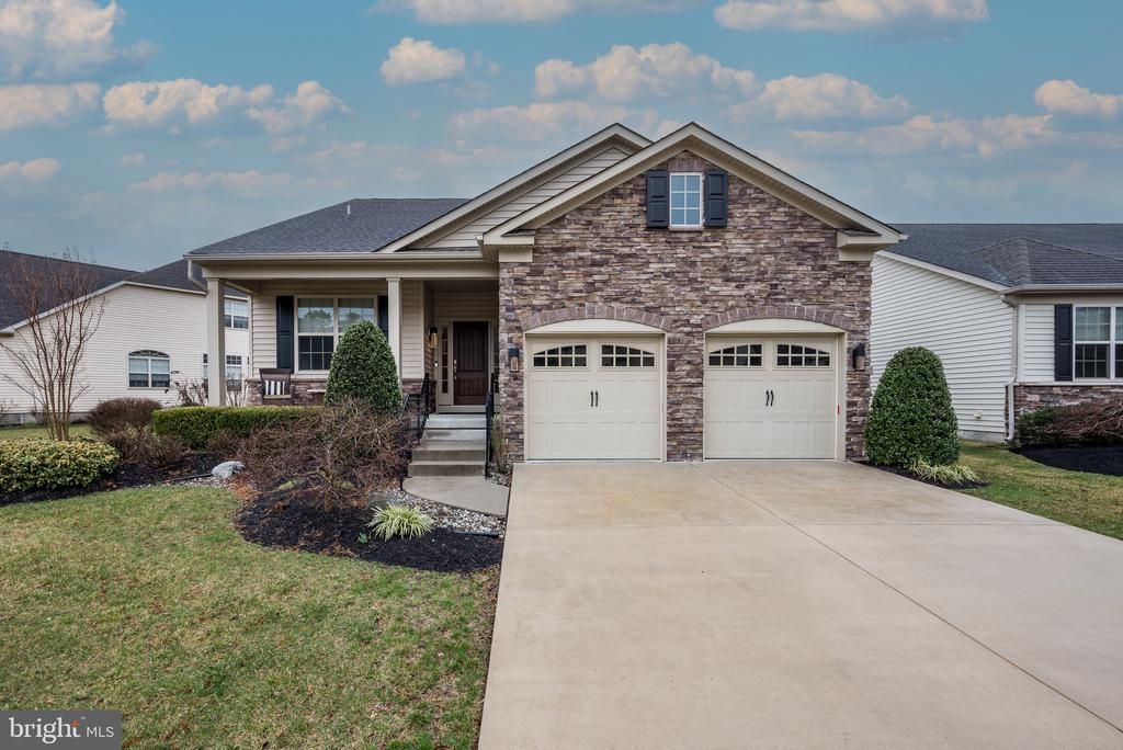 20 Genova Drive, West Berlin, NJ 08091 Main Photo