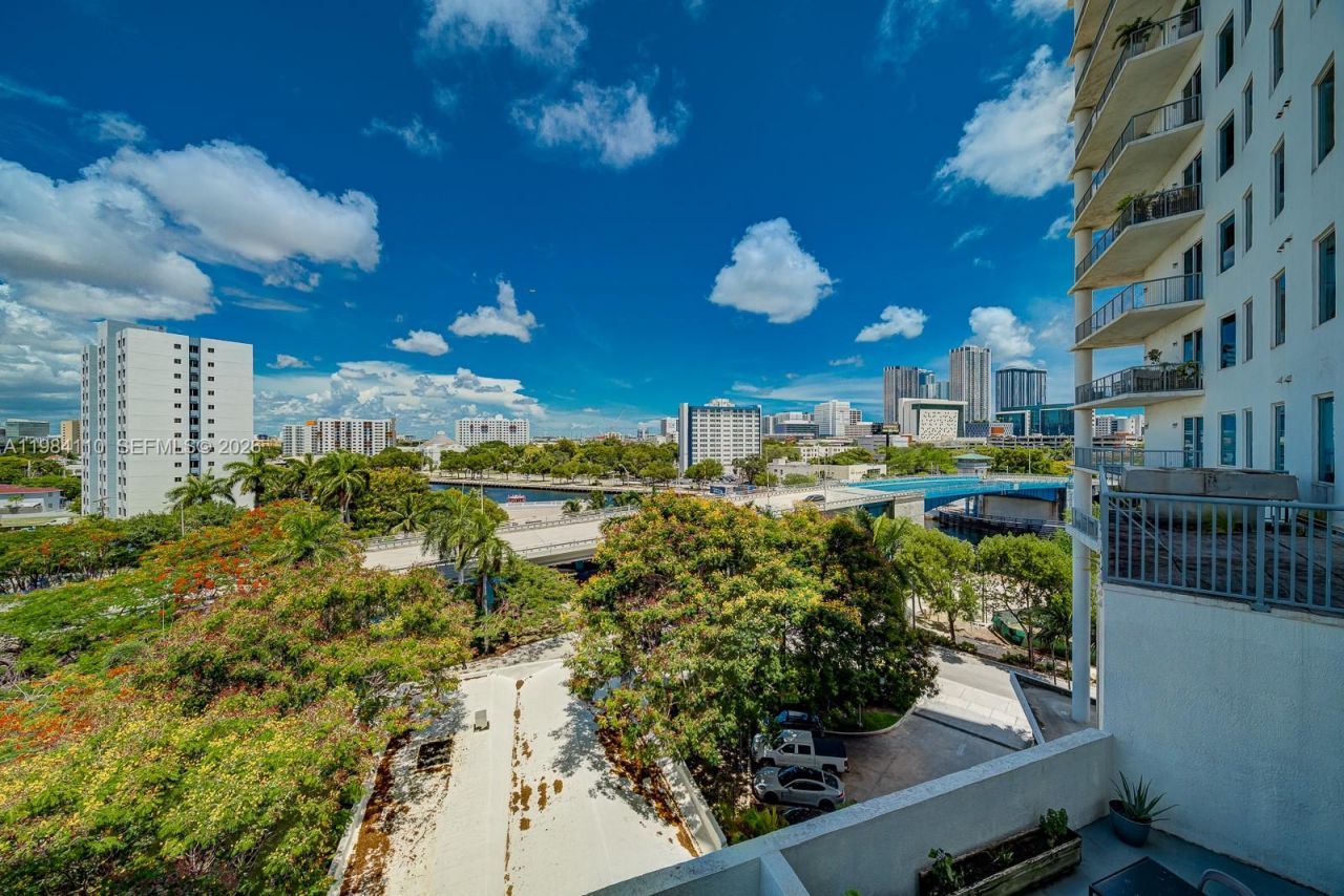 10 SW South River Dr, Unit 708, Miami, FL 33130 Photo