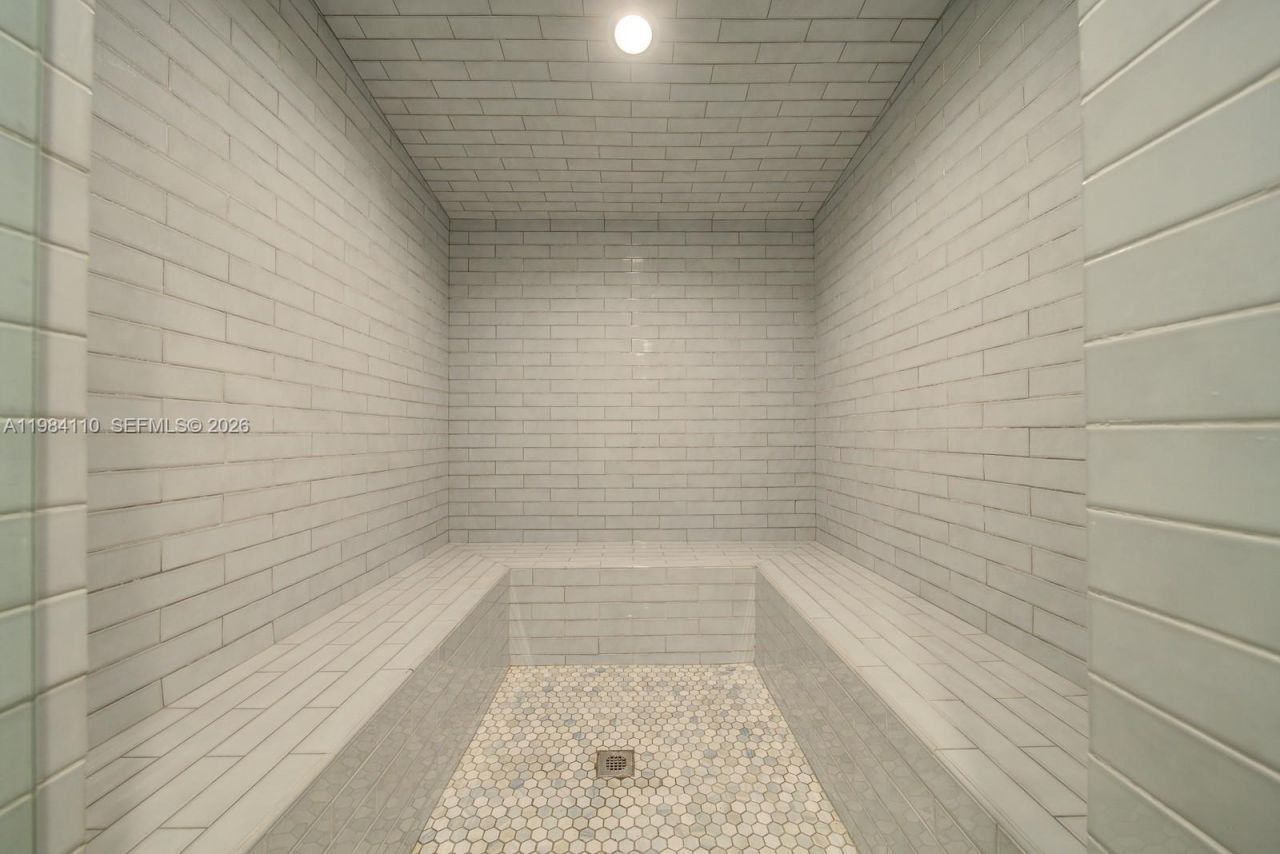 10 SW South River Dr , Unit 708, Miami, FL 33130 Photo