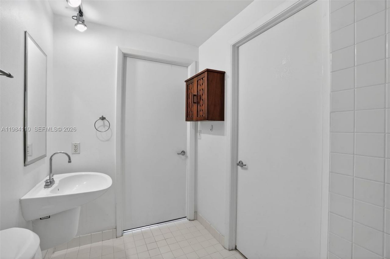 10 SW South River Dr, Unit 708, Miami, FL 33130 Photo