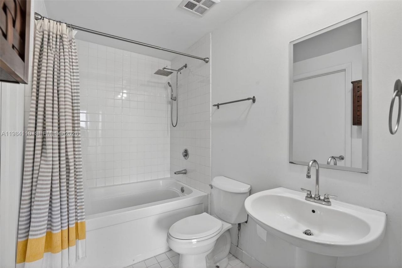 10 SW South River Dr, Unit 708, Miami, FL 33130 Photo