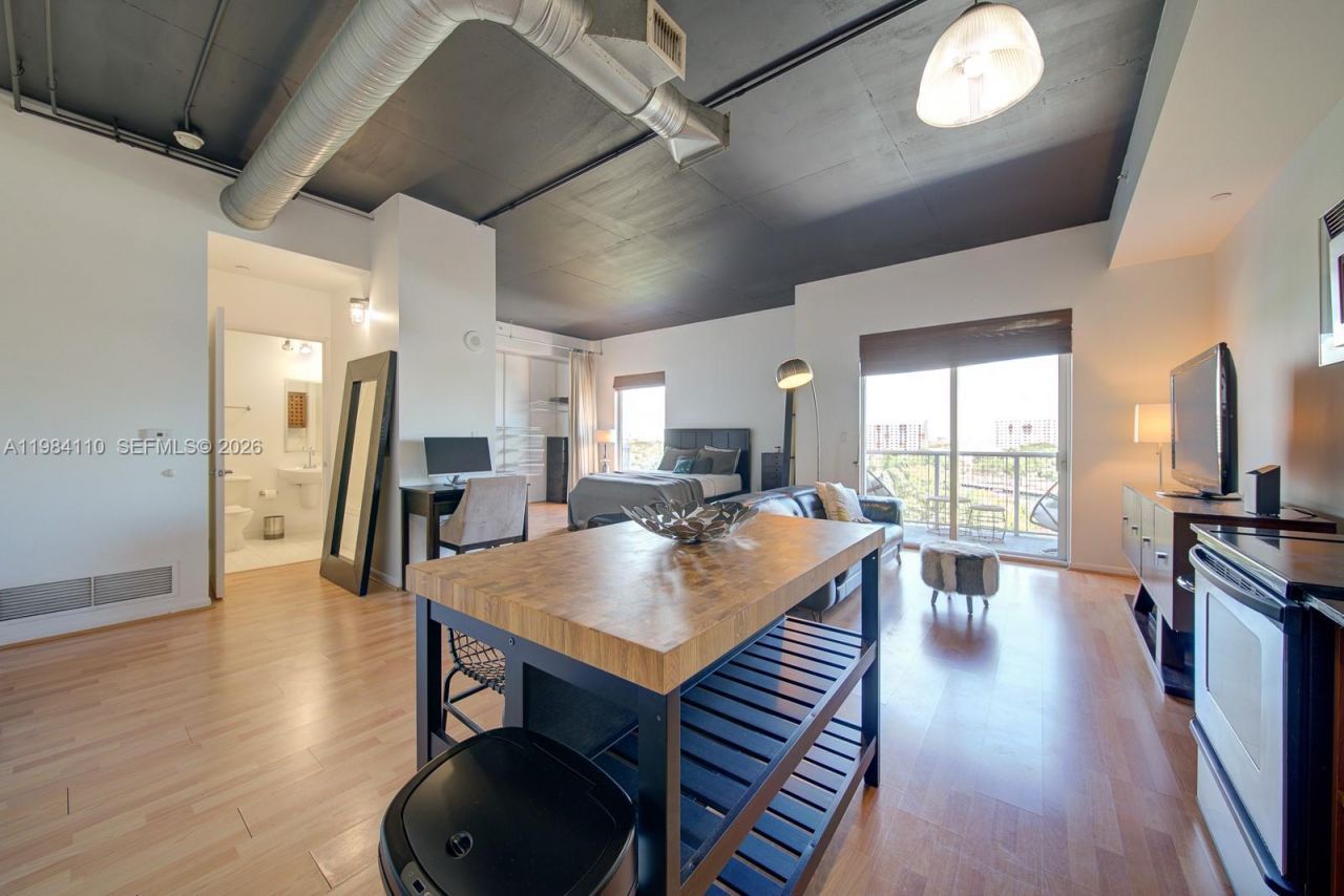 10 SW South River Dr , Unit 708, Miami, FL 33130 Photo