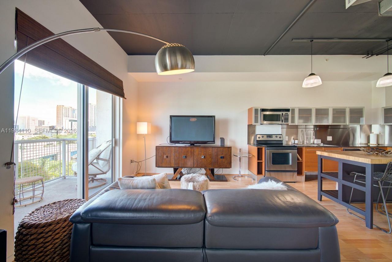 10 SW South River Dr , Unit 708, Miami, FL 33130 Photo