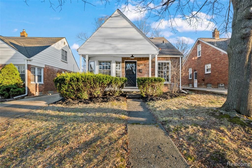 414 Aqua Court, Royal Oak Township, MI 48073 Main Photo