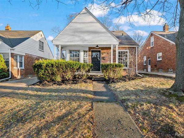 414 Aqua Court, Royal Oak Twp, MI 48073