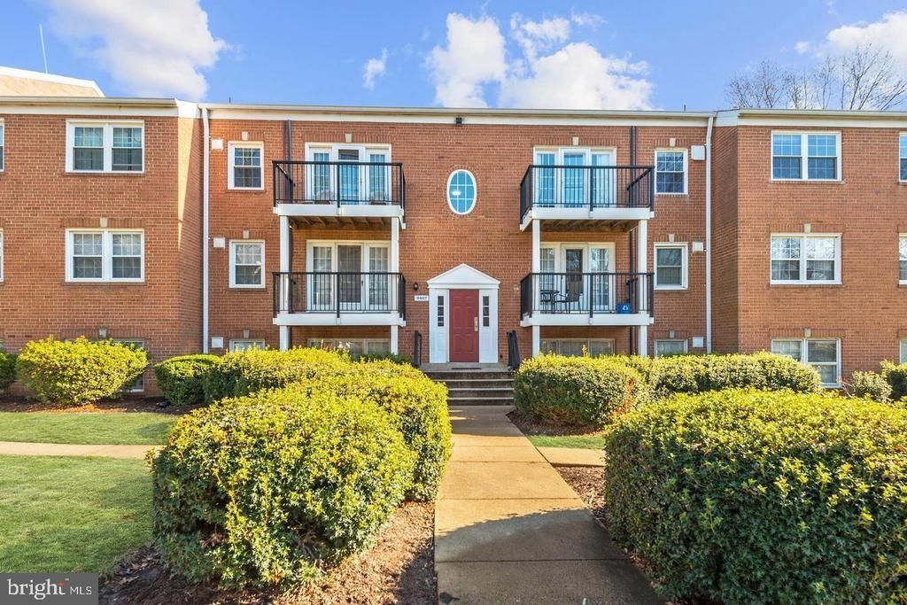 9467 Fairfax Boulevard, Unit 304, Fairfax, VA 22031 Main Photo