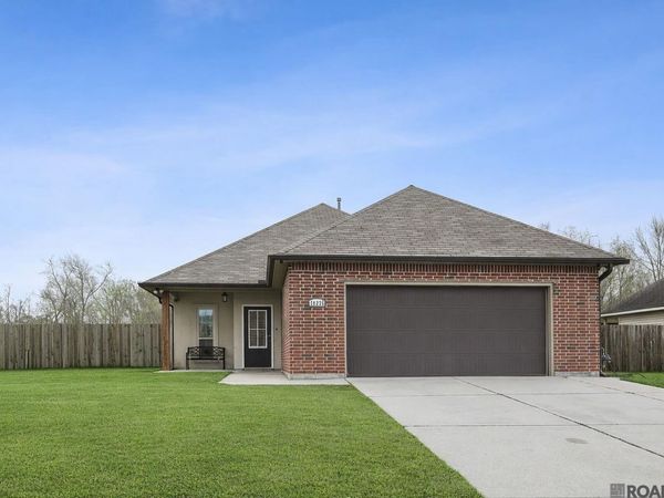 38235 Dolphin Ct, Gonzales, LA 70737