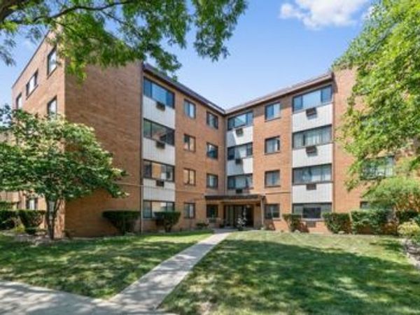 6826 N Ridge Boulevard , Unit 302, Chicago, IL 60645