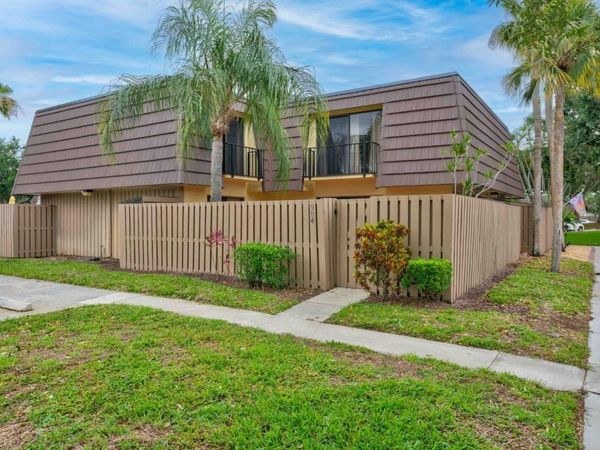 904 9th Court, Palm Beach Gardens, FL 33410