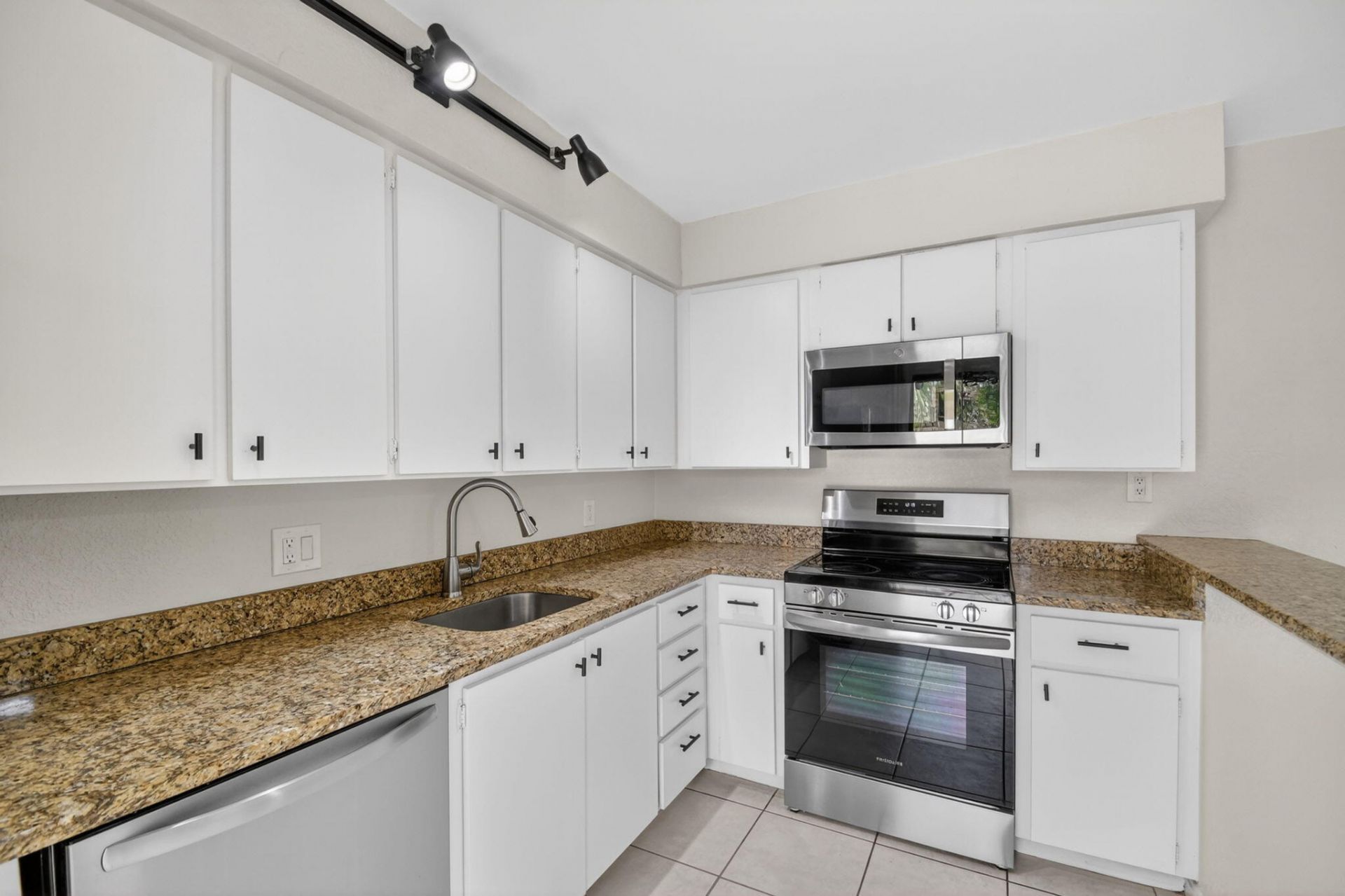 904 9th Court, Palm Beach Gardens, FL 33410 Photo
