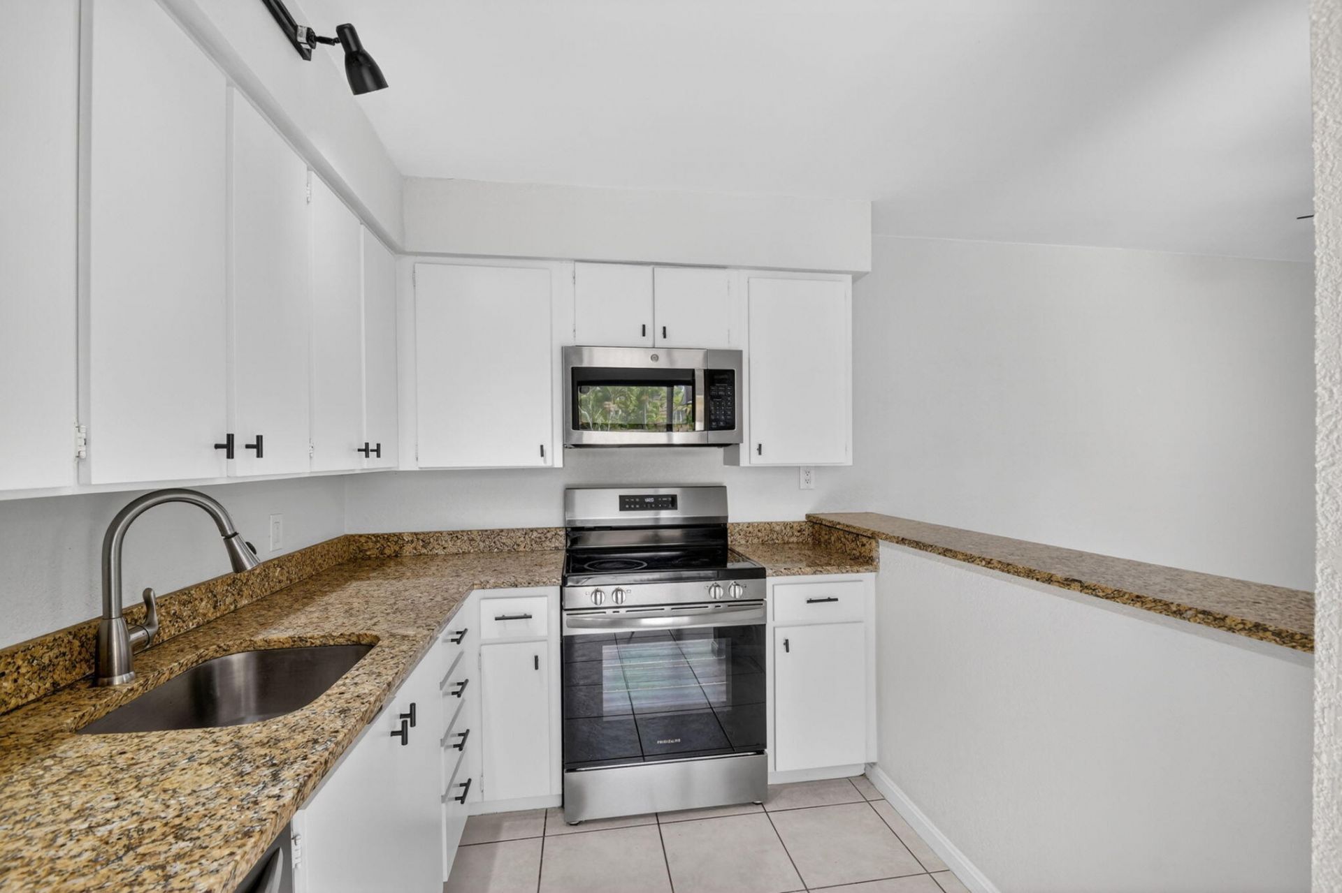 904 9th Court, Palm Beach Gardens, FL 33410 Photo