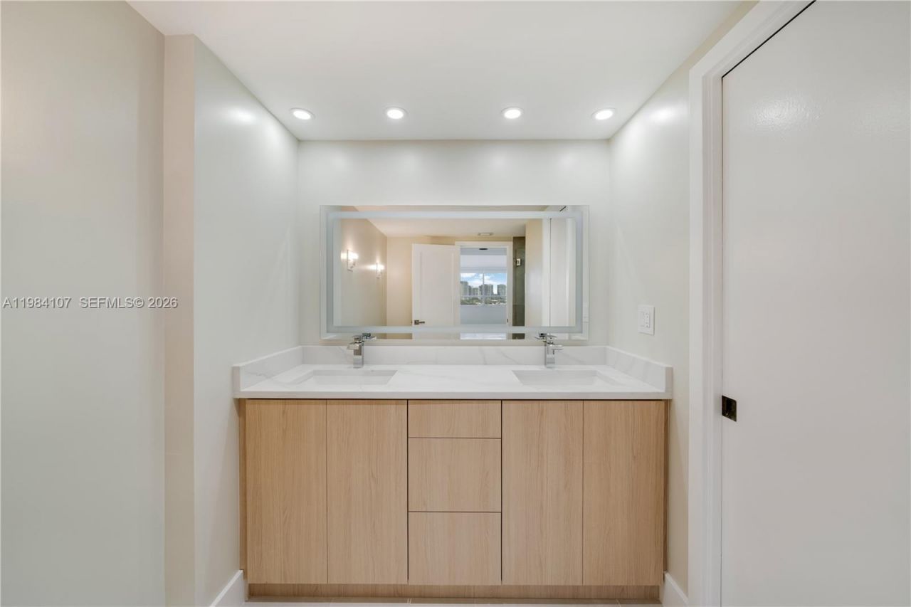 1 Grove Isle Dr , Unit A904, Miami, FL 33133 Photo