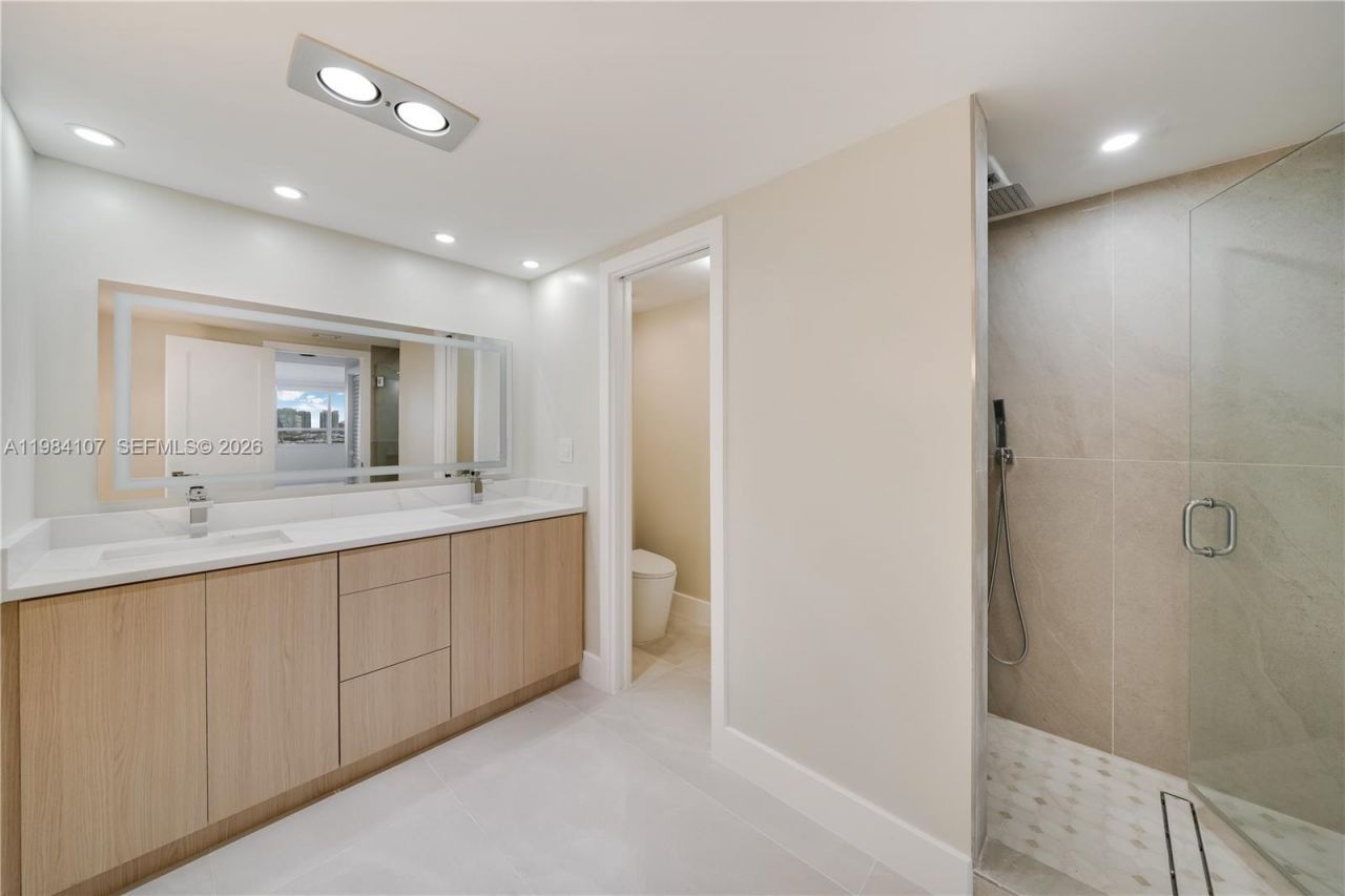 1 Grove Isle Dr , Unit A904, Miami, FL 33133 Photo