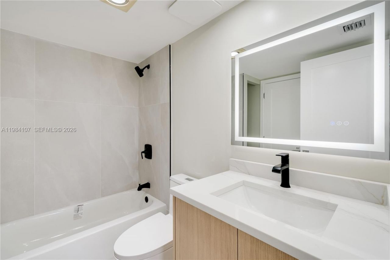 1 Grove Isle Dr , Unit A904, Miami, FL 33133 Photo