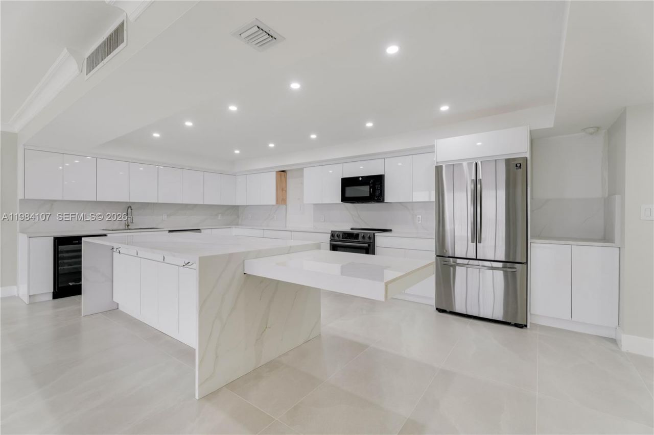 1 Grove Isle Dr , Unit A904, Miami, FL 33133 Photo