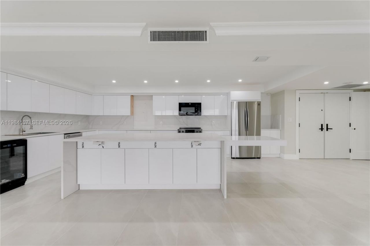 1 Grove Isle Dr , Unit A904, Miami, FL 33133 Photo