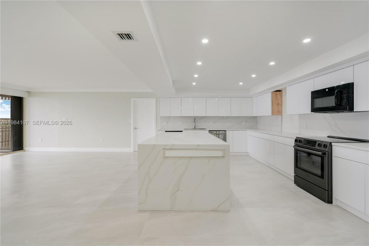 1 Grove Isle Dr , Unit A904, Miami, FL 33133 Photo