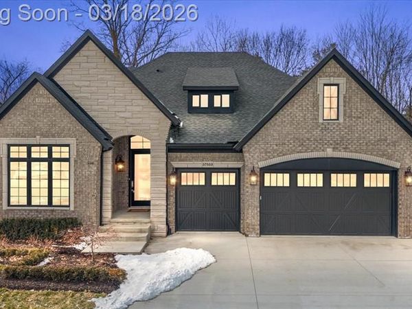 57553 Meadowridge Drive, Washington Twp, MI 48094