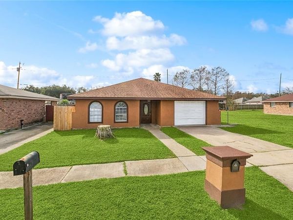 2325 RIVER QUEEN Drive , Violet, LA 70092