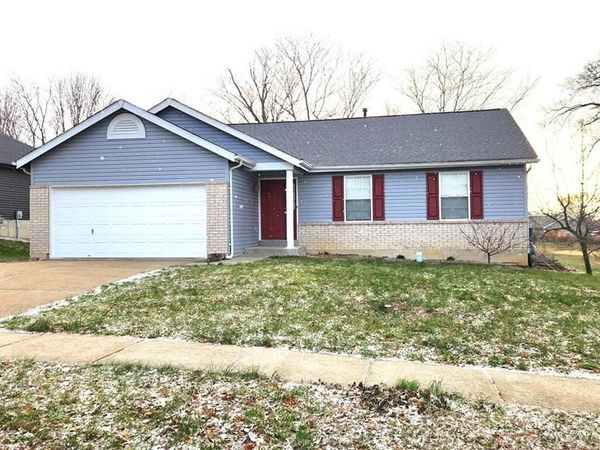 2060 Peine Forest Drive , Wentzville, MO 63385