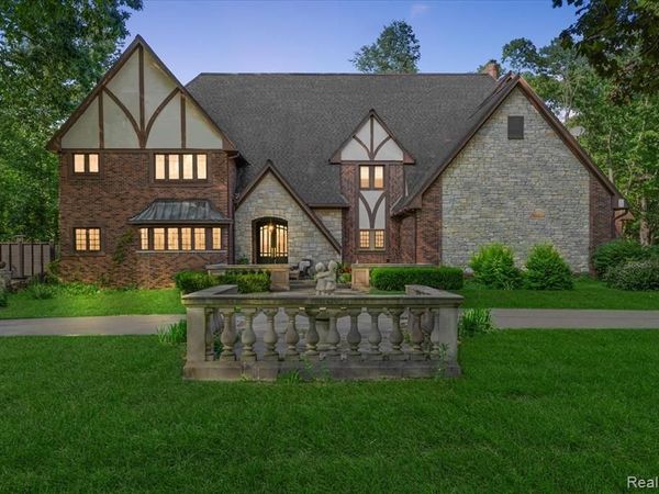 1600 Mill Race, Rochester Hills, MI 48306