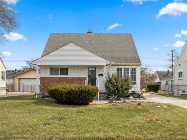 6872 Lathers Street , Garden City, MI 48135