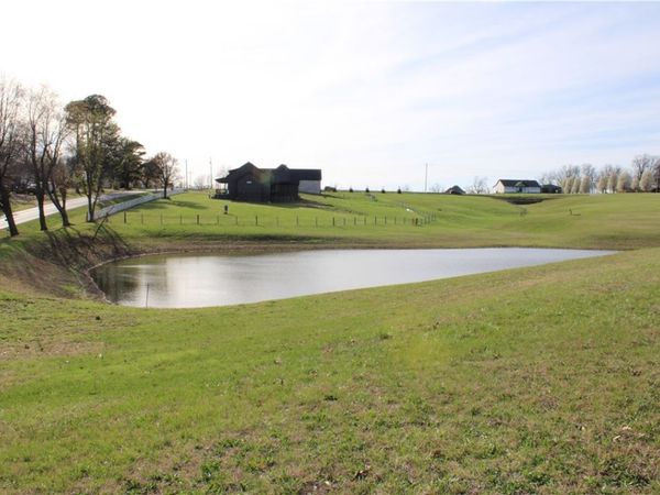 2239 Northern Trace Way, Tontitown, AR 72762