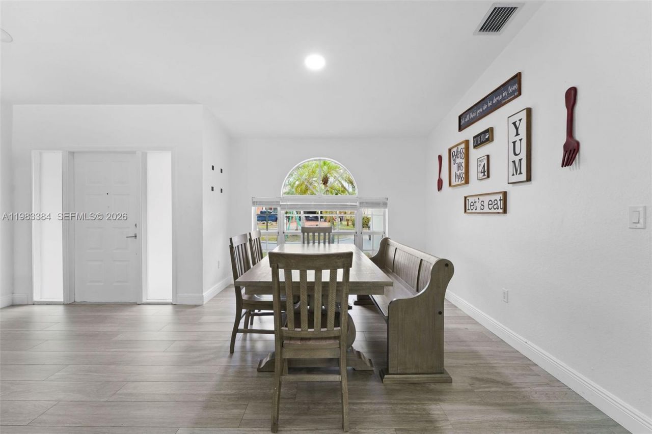 7827 NW 166th Ter , Miami Lakes, FL 33016 Photo