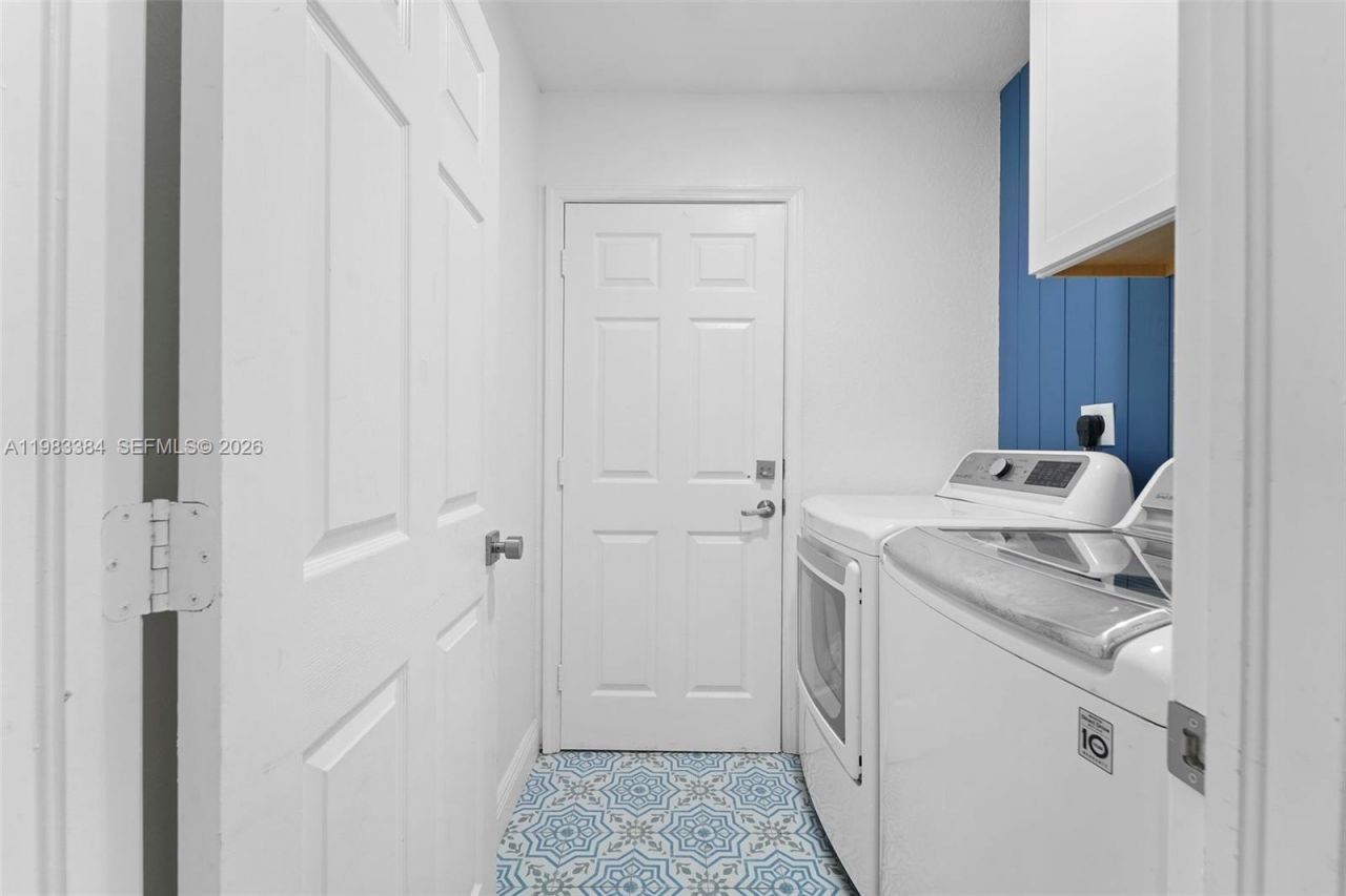 7827 NW 166th Ter, Miami Lakes, FL 33016 Photo