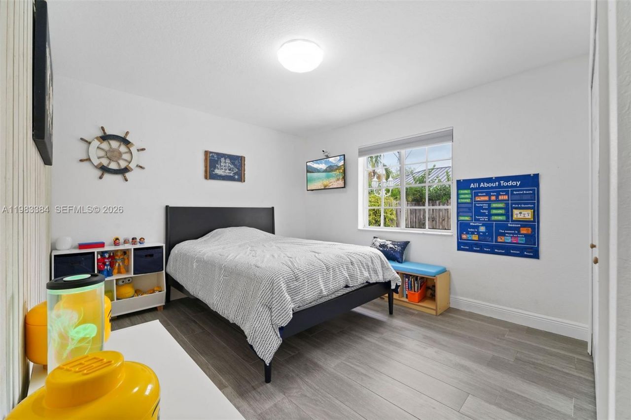 7827 NW 166th Ter, Miami Lakes, FL 33016 Photo