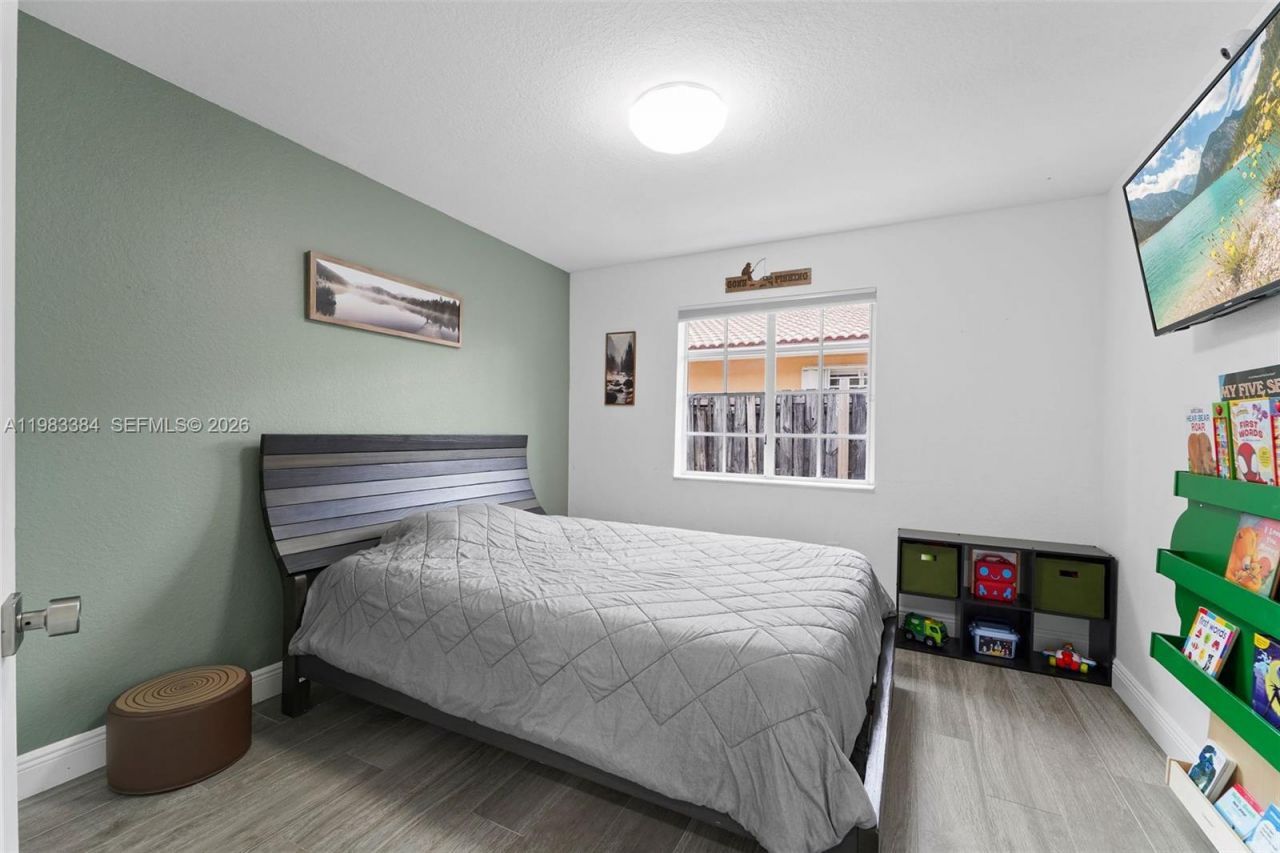 7827 NW 166th Ter, Miami Lakes, FL 33016 Photo