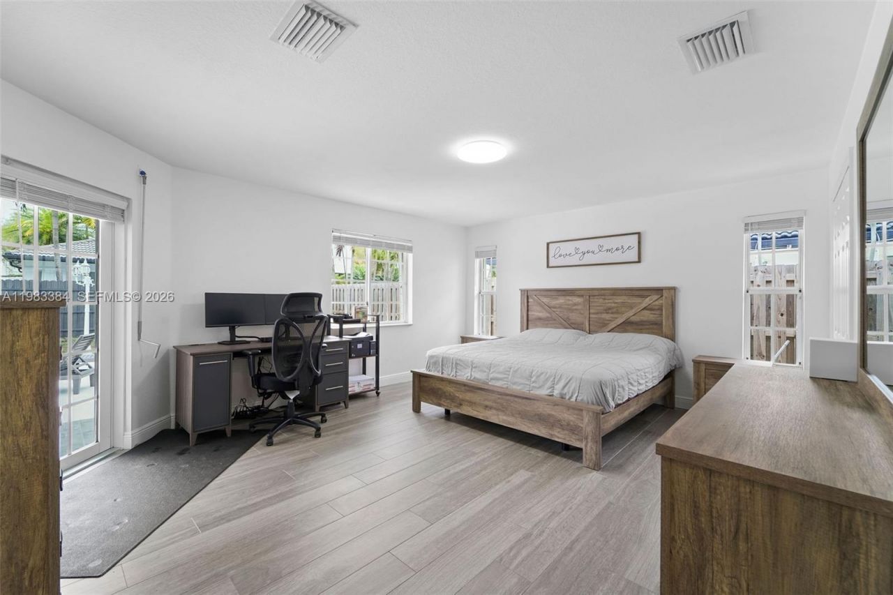 7827 NW 166th Ter , Miami Lakes, FL 33016 Photo