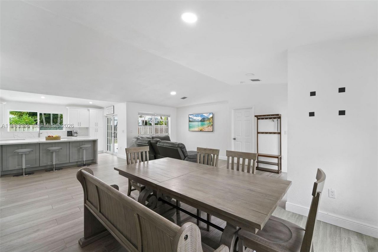 7827 NW 166th Ter , Miami Lakes, FL 33016 Photo