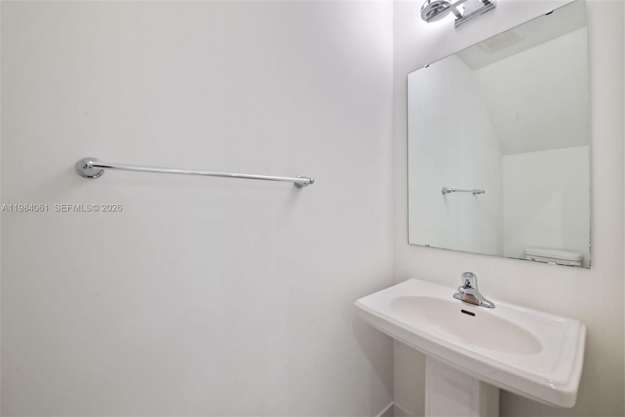 Please Call For Address, Unit 209, Miami, FL 33180 Photo