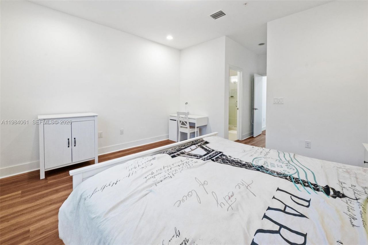 Please Call For Address, Unit 209, Miami, FL 33180 Photo