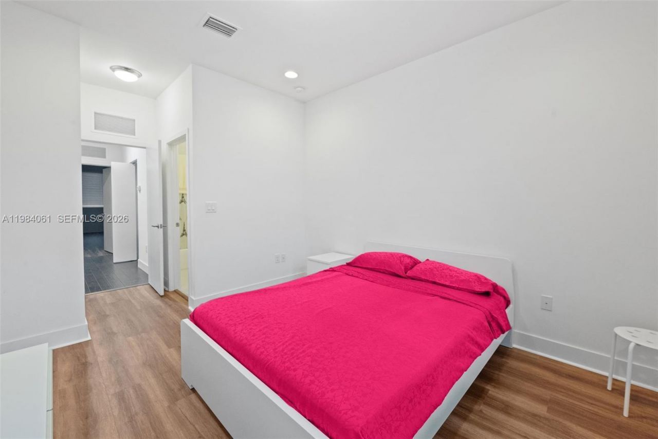 Please Call For Address, Unit 209, Miami, FL 33180 Photo