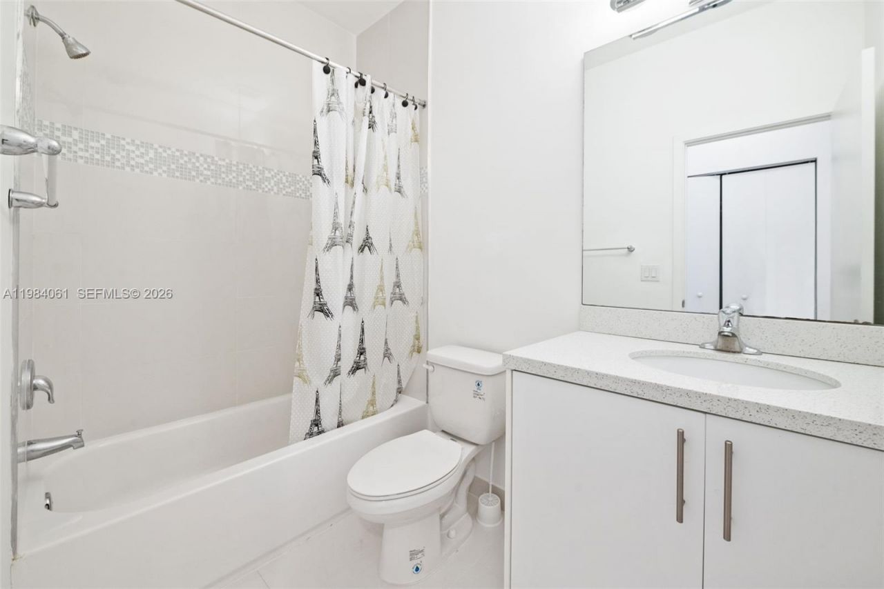 Please Call For Address, Unit 209, Miami, FL 33180 Photo