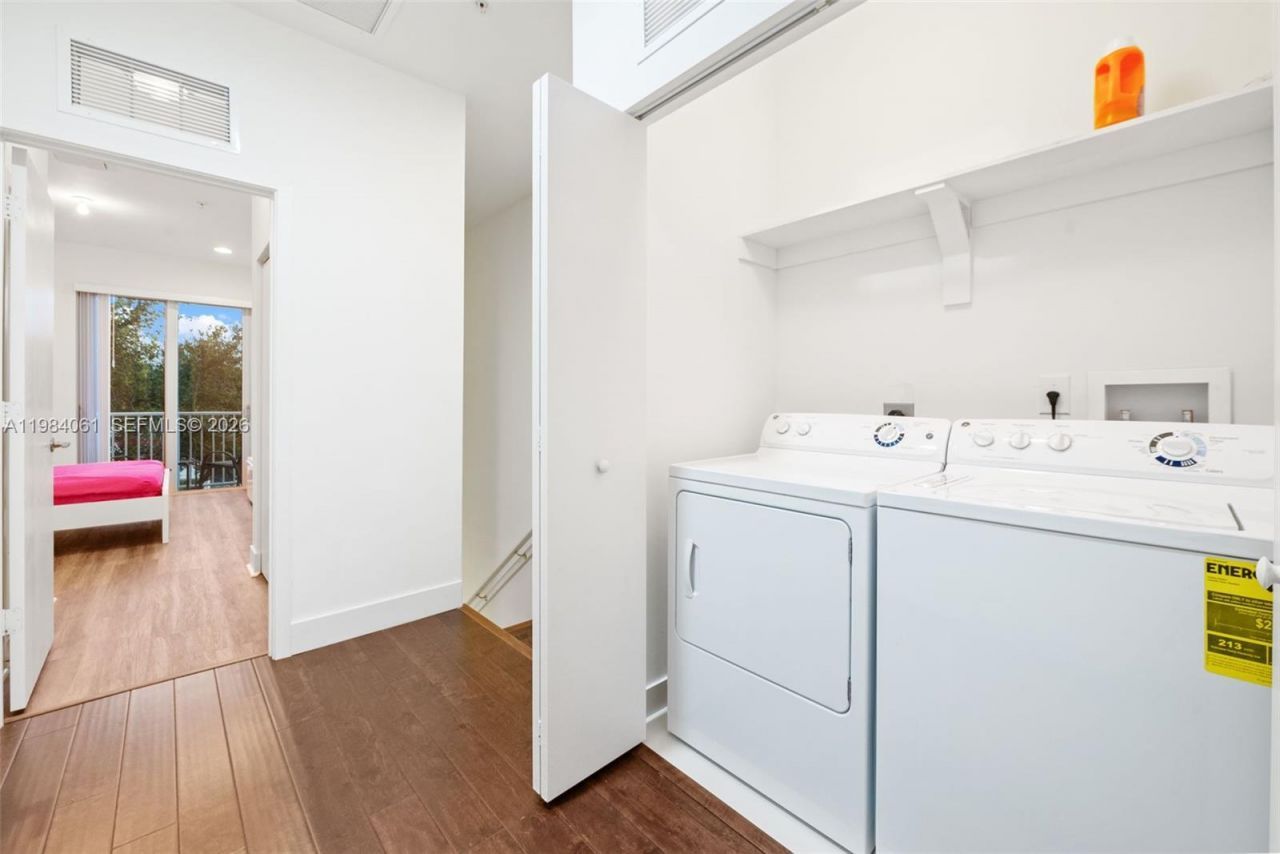 Please Call For Address, Unit 209, Miami, FL 33180 Photo