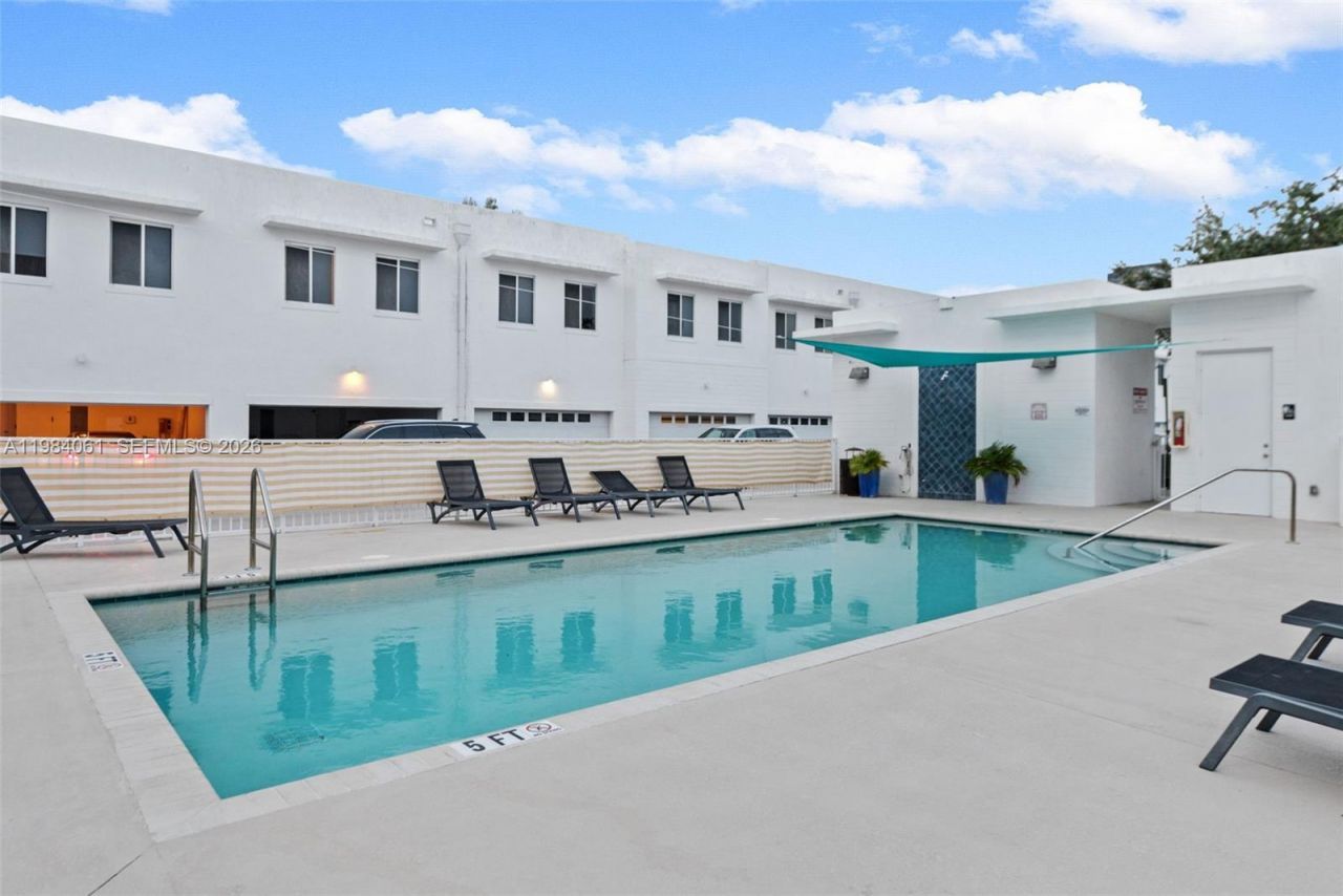 Please Call For Address, Unit 209, Miami, FL 33180 Photo